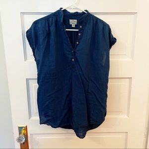 Blue short sleeve shirt